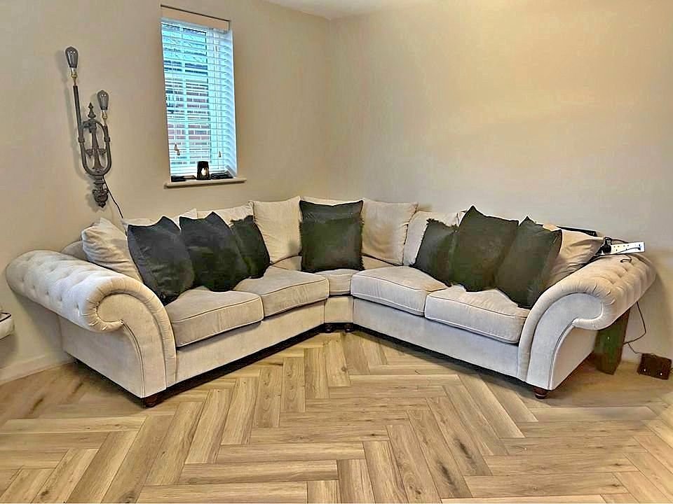 🛋️ Nicole Sofa Set