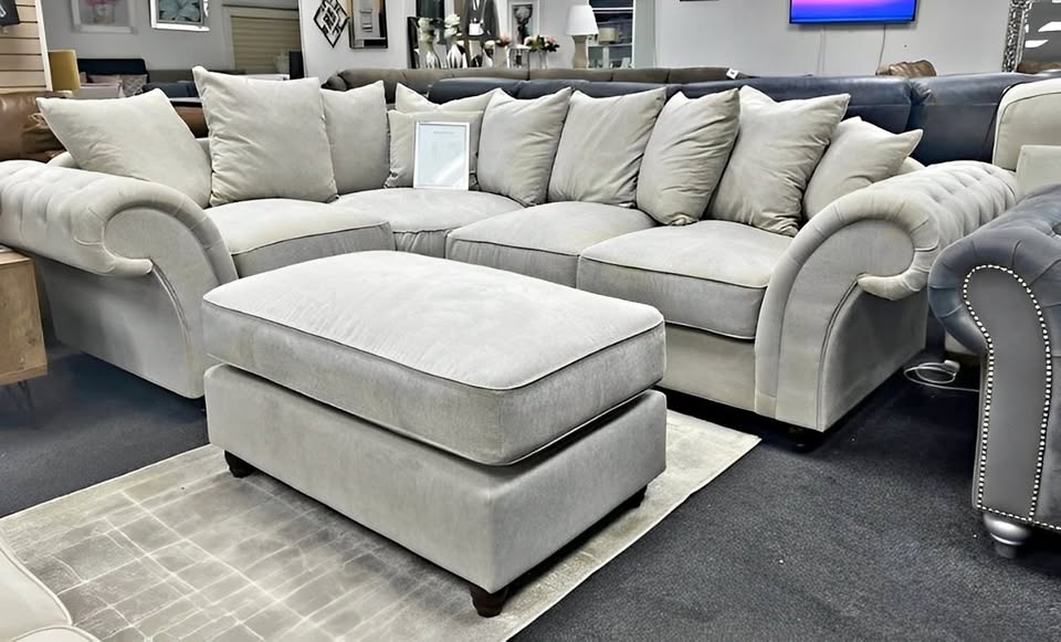 🛋️ Nicole Sofa Set