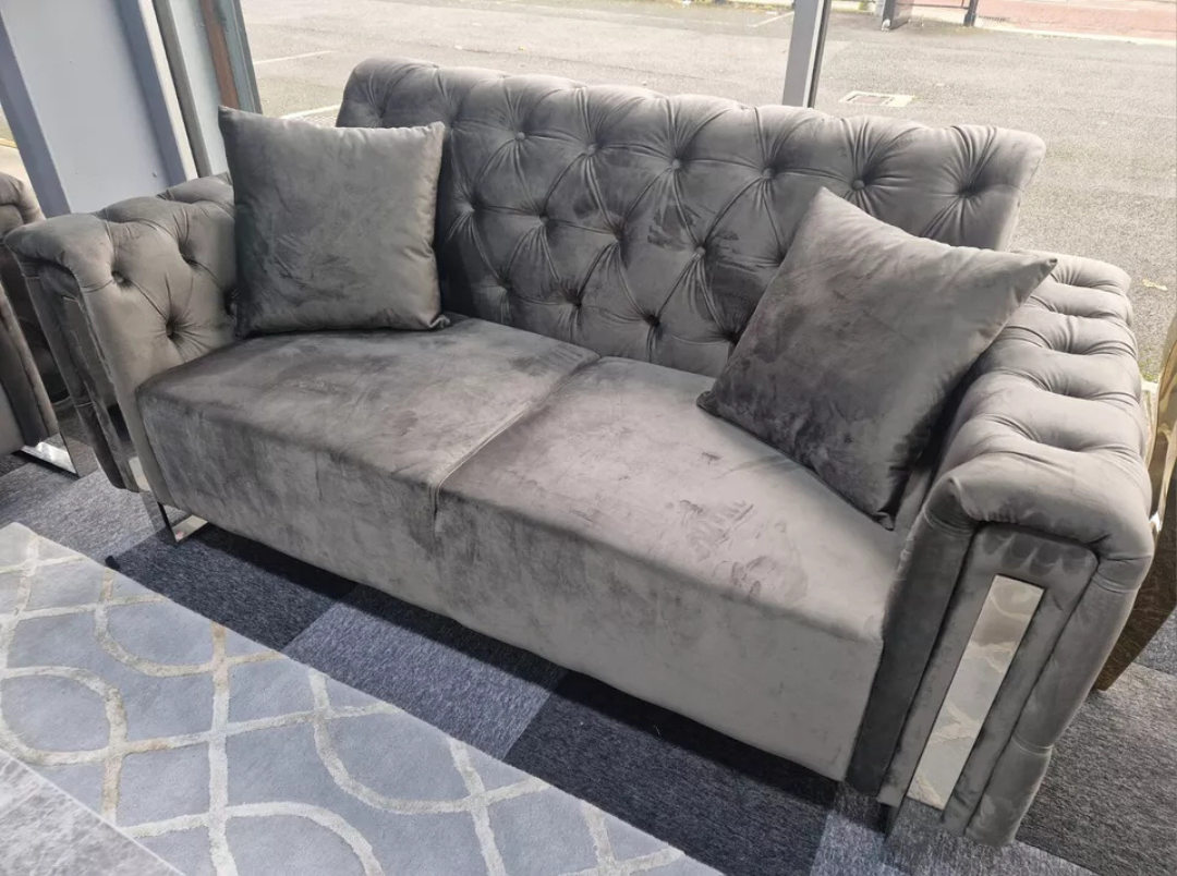 🛋️ Tuxedo Sofa Set