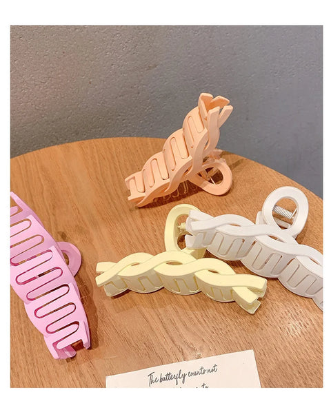 Korean Metal Geometric Hair Claws Barrettes Elegant Hair Clips Crab Hollow Out Hairpin