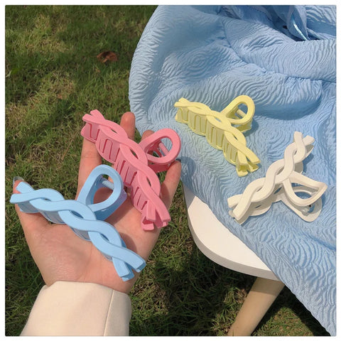 Korean Metal Geometric Hair Claws Barrettes Elegant Hair Clips Crab Hollow Out Hairpin