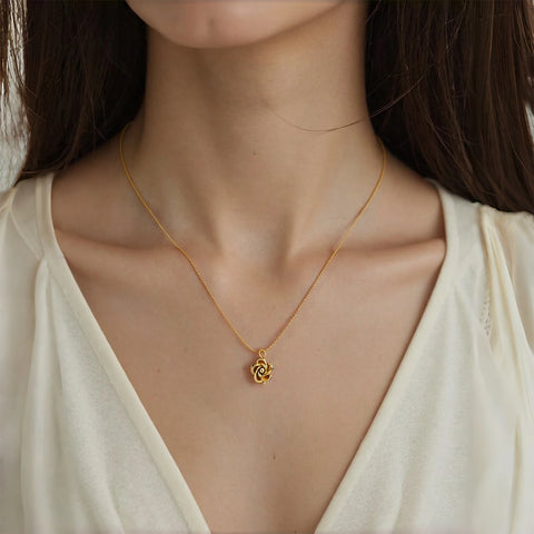 Delicate Rose Pendant Necklace for Women Romantic Love Gift Hypoallergenic Jewelry Gift