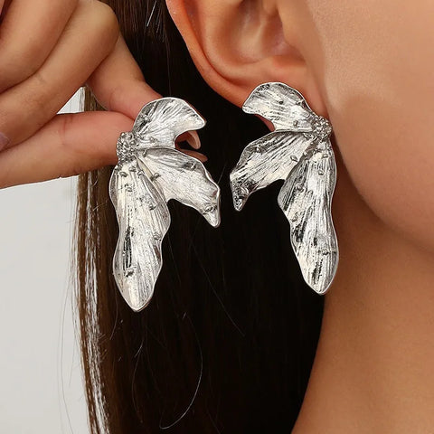 Women's Exaggerated Retro Ginkgo Leaf Dangle Earrings