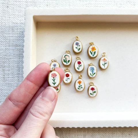 DIY zirconium inlaid gourmet sports pendant with gold plating and color retention