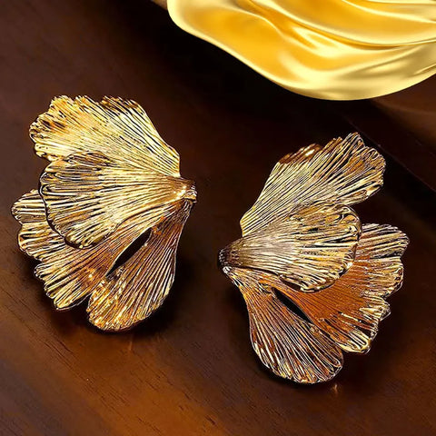 Women's Exaggerated Retro Ginkgo Leaf Dangle Earrings