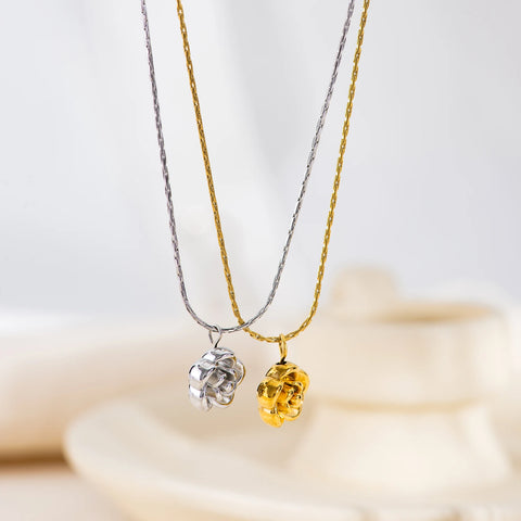 Delicate Rose Pendant Necklace for Women Romantic Love Gift Hypoallergenic Jewelry Gift