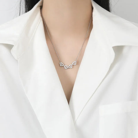 Luxury Magnet Transform Four Leaf Clover Heart Pendant Neklace