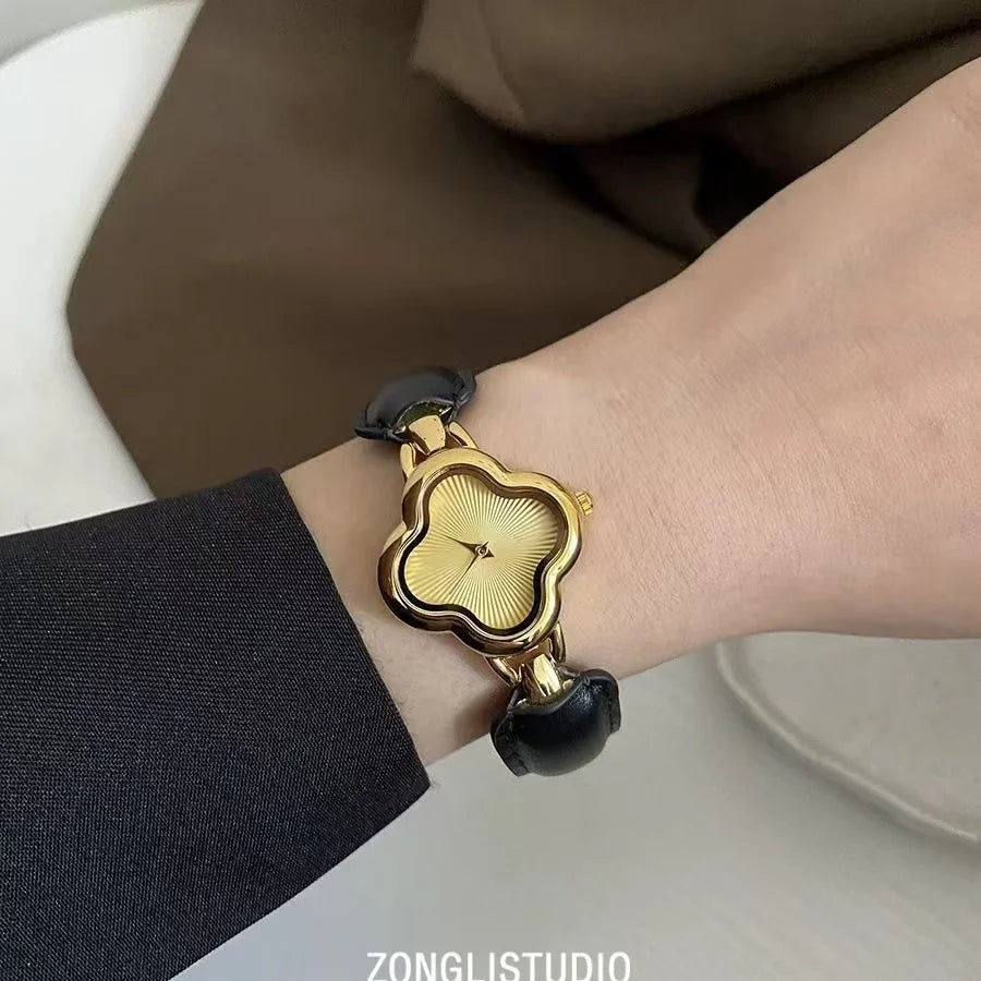 Flower dial fashionable light luxury Watch bracelet