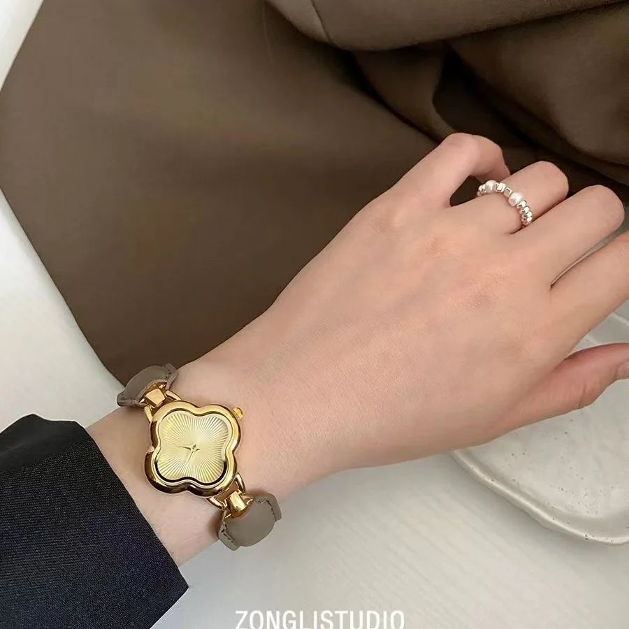 Flower dial fashionable light luxury Watch bracelet