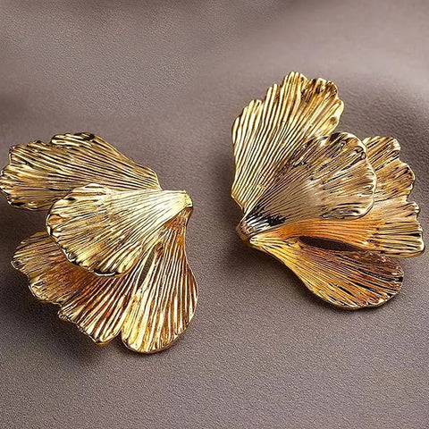 Women's Exaggerated Retro Ginkgo Leaf Dangle Earrings