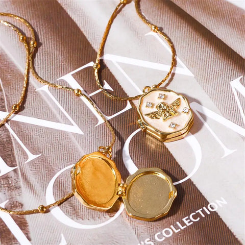 Photo Frame Album Lock Pendant Necklace White Shell Butterfly Angel Choker Jewelry