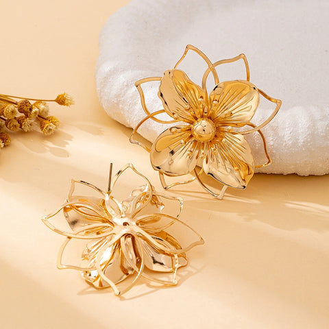 Women's Hollow Flower Earrings