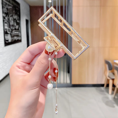 Korean Metal Geometric Hair Claws Barrettes Elegant Hair Clips Crab Hollow Out Hairpin