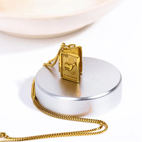 Photo Frame Album Lock Pendant Necklace White Shell Butterfly Angel Choker Jewelry