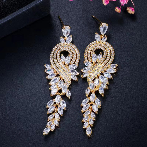 Women's fashionable tassel leaf earrings with retro phoenix pattern design