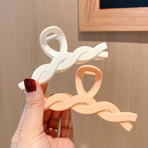 Korean Metal Geometric Hair Claws Barrettes Elegant Hair Clips Crab Hollow Out Hairpin